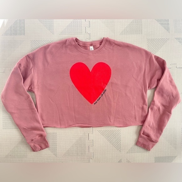 NWOT Heart Cropped Crew Neck Sweatshirt Size Medium - Picture 5 of 8